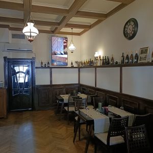 Reteaua-Digitala-Indoor-DOOH-CONACUL-ZENEEA-Restaurant-specific-Romanesc-din-1918-2